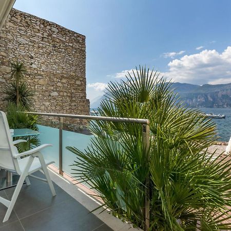 Hotel Vega Малчезине Екстериор снимка