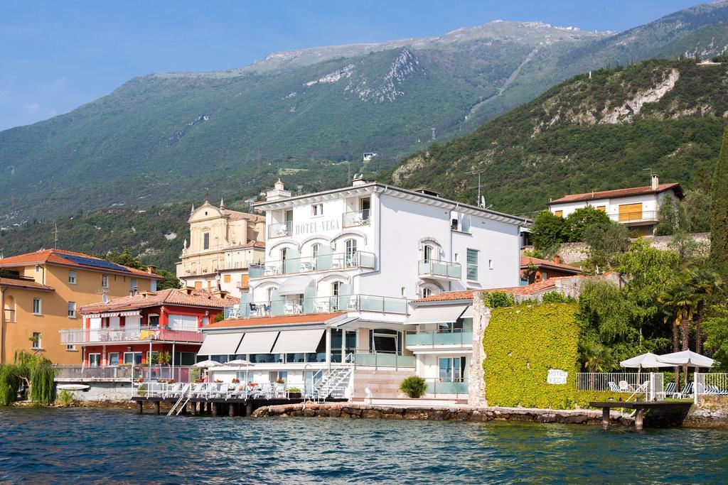Hotel Vega Малчезине Екстериор снимка