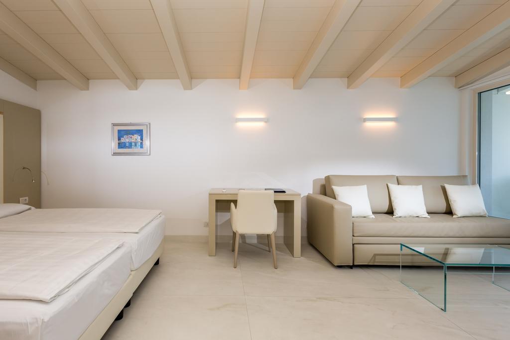 Hotel Vega Малчезине Екстериор снимка