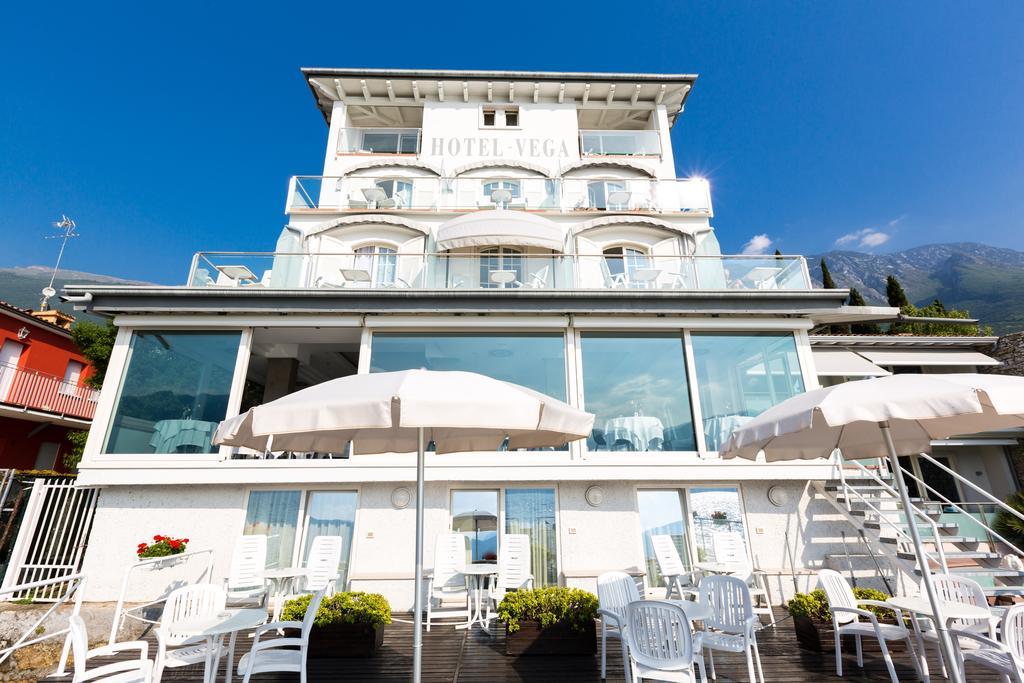 Hotel Vega Малчезине Екстериор снимка
