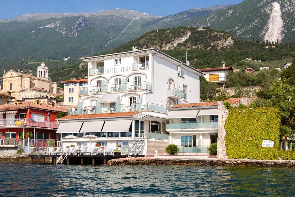 Hotel Vega Малчезине Екстериор снимка
