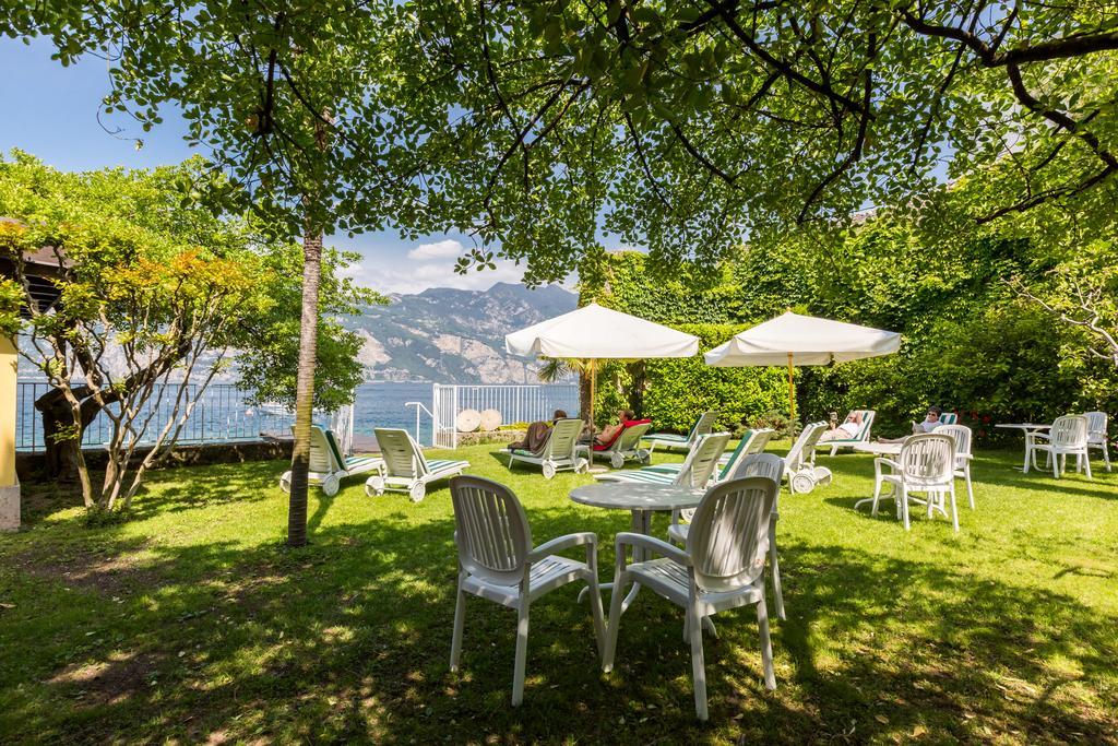 Hotel Vega Малчезине Екстериор снимка