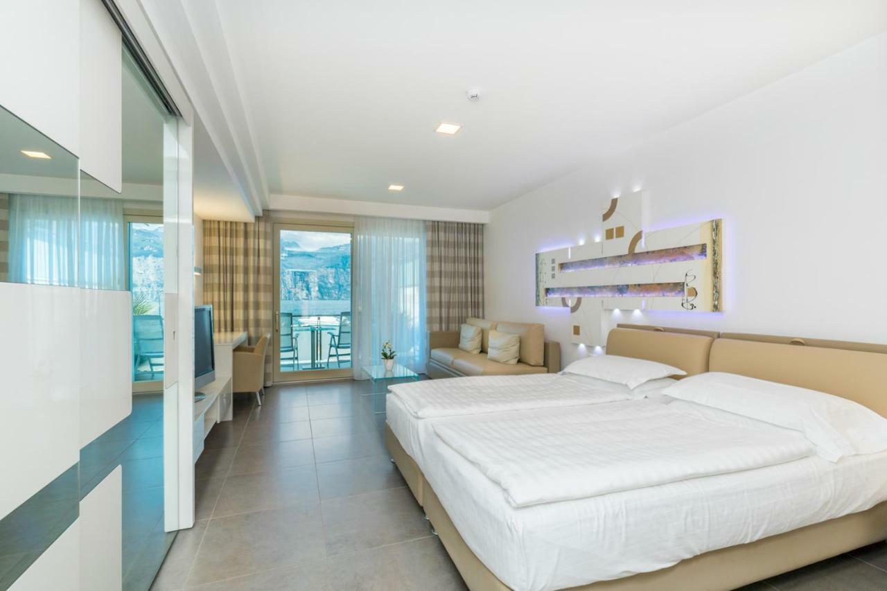 Hotel Vega Малчезине Екстериор снимка
