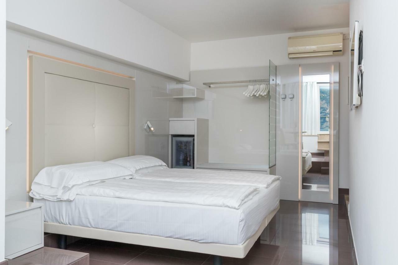 Hotel Vega Малчезине Екстериор снимка