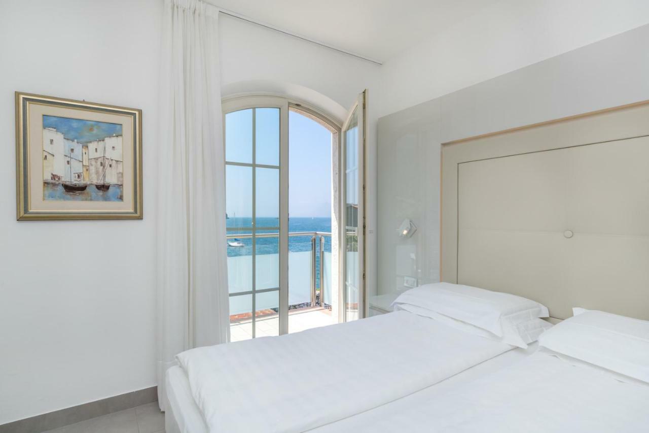 Hotel Vega Малчезине Екстериор снимка