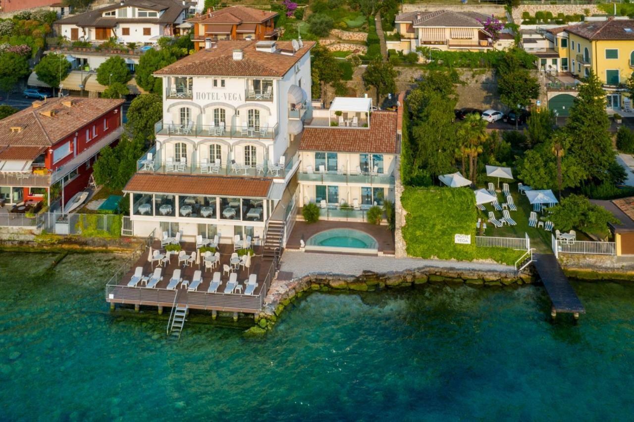 Hotel Vega Малчезине Екстериор снимка